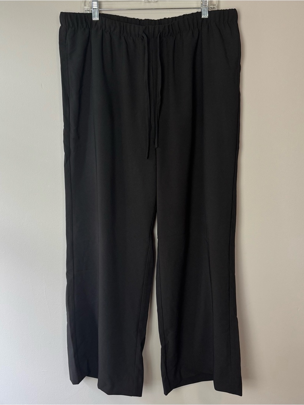 NWT Torrid Black Flowy Pull On Pants Size 1 Short